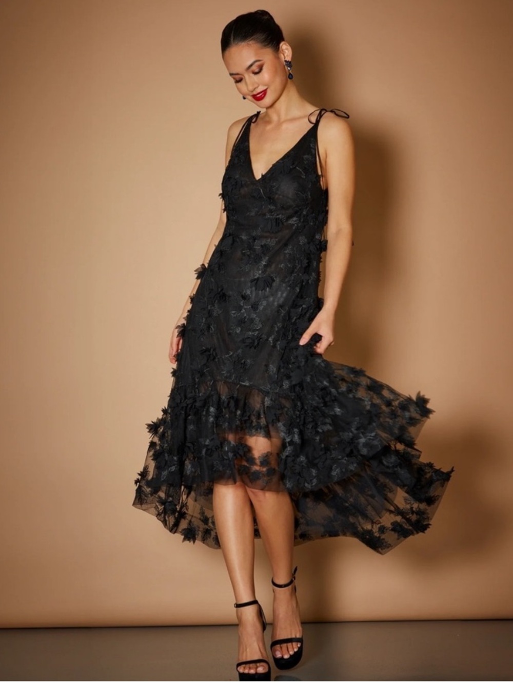 HELSI Black Ella 3D Floral Applique Maxi Dress Medium